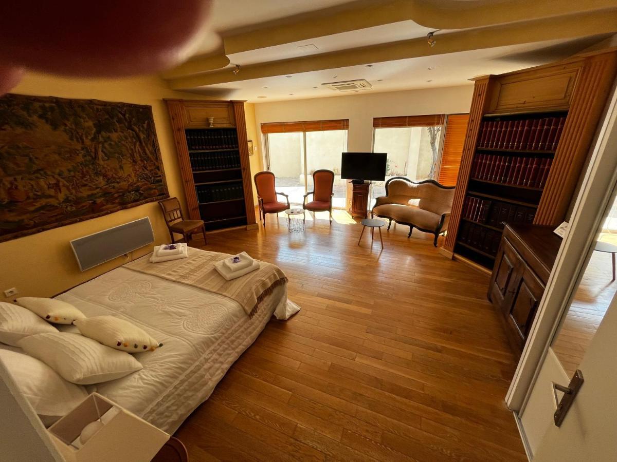 Au Coeur Des Lices *** Centre Historique Avignon Apartment Bagian luar foto