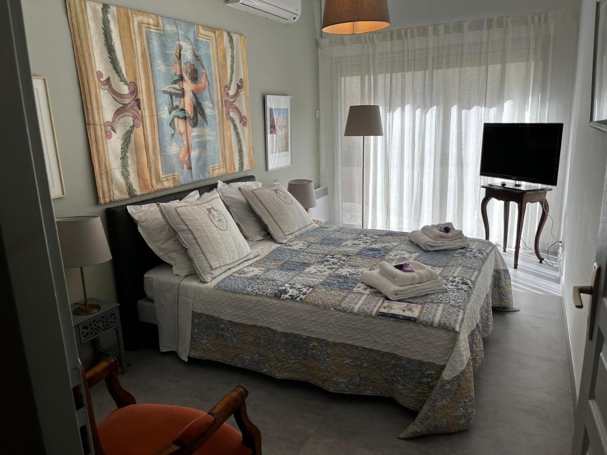 Au Coeur Des Lices *** Centre Historique Avignon Apartment Bagian luar foto